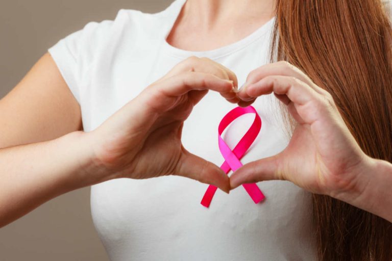 Tumore al seno, ecco il nuovo metodo per diagnosticarlo: la possibile svolta contro il cancro