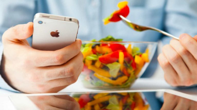 Dieta, come perdere peso in 15 minuti con lo smartphone Dieta, come perdere peso in 15 minuti con lo smartphone