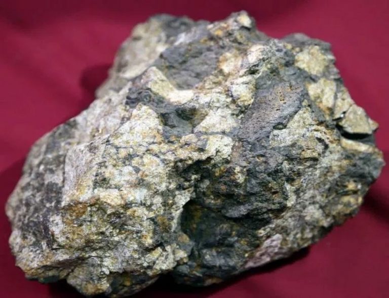 Meteorite Cuba: allarme degli esperti: è radioattivo Meteorite Cuba: allarme degli esperti: è radioattivo