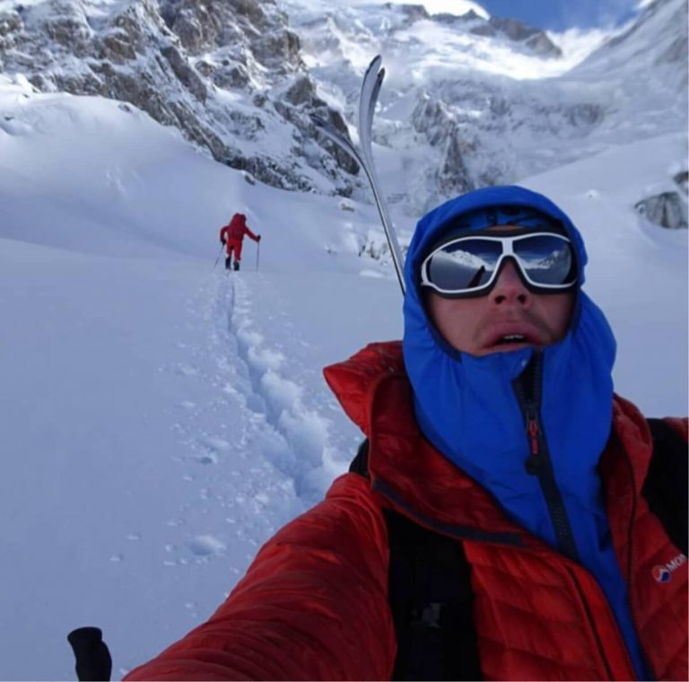 Nanga Parbat, ricerche Nardi e Ballard: elicotteri partiti. Proveranno a individuare le sagome. Nanga Parbat, ricerche Nardi e Ballard: elicotteri partiti. Proveranno a individuare le sagome.