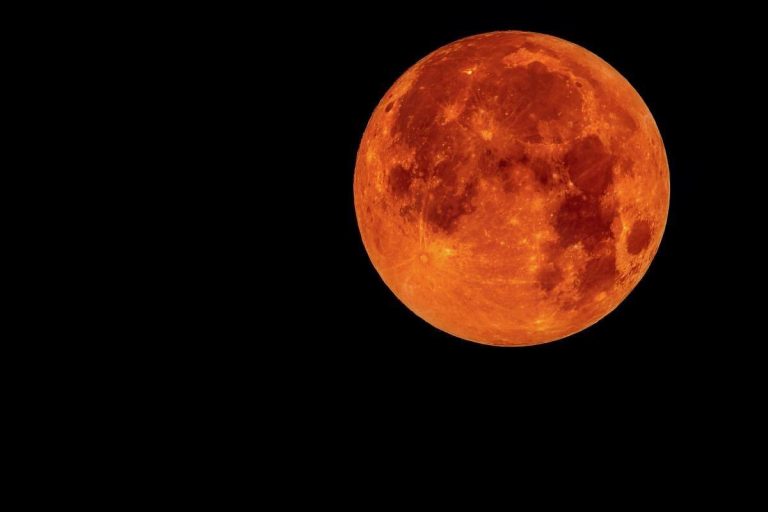 Eventi astronomici 2019, dall’eclissi lunare alla Blue Moon: il calendario completo