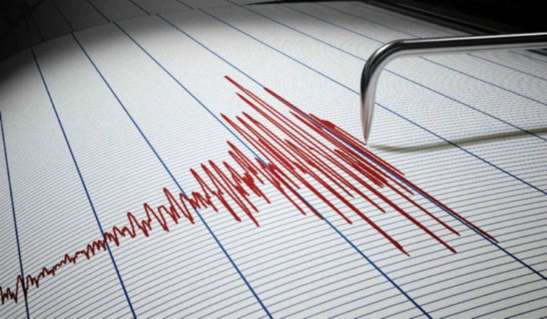 Flash, terremoto al Centro Italia: il comunicato appena diffuso dalla Protezione civile Flash, terremoto al Centro Italia: il comunicato appena diffuso dalla Protezione civile