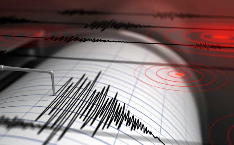 Ultimo minuto: forte scossa di terremoto nel Mediterraneo, tremano i sismografi italiani