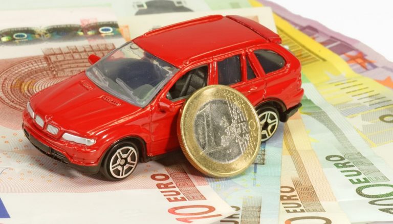 Bollo auto, arriva la rottamazione per chi non lo ha pagato: ecco come funziona e come si paga