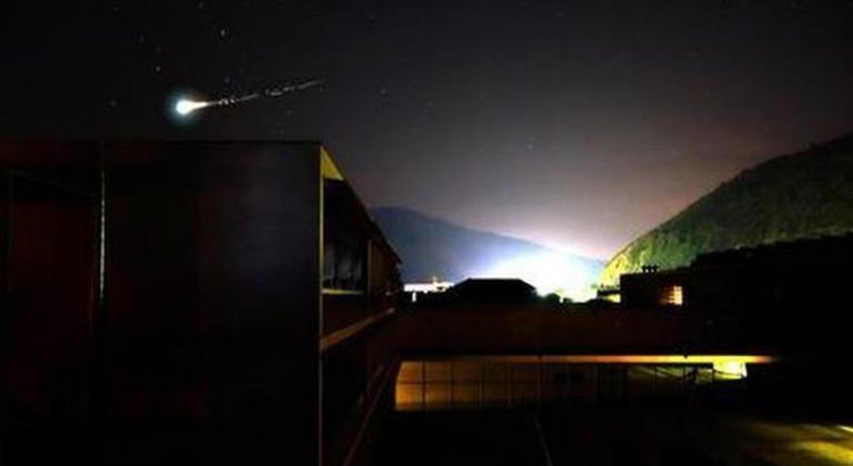 Esplosione meteorite sopra il mare: “una bomba 10 volte maggiore a quella di Hiroshima”