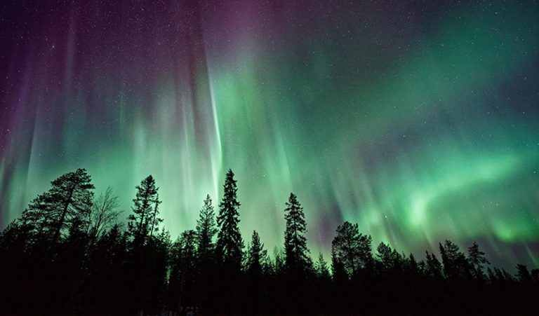 Intensa tempesta solare sta per colpire la terra: conseguenze anche in Italia Intensa tempesta solare sta per colpire la terra: conseguenze anche in Italia