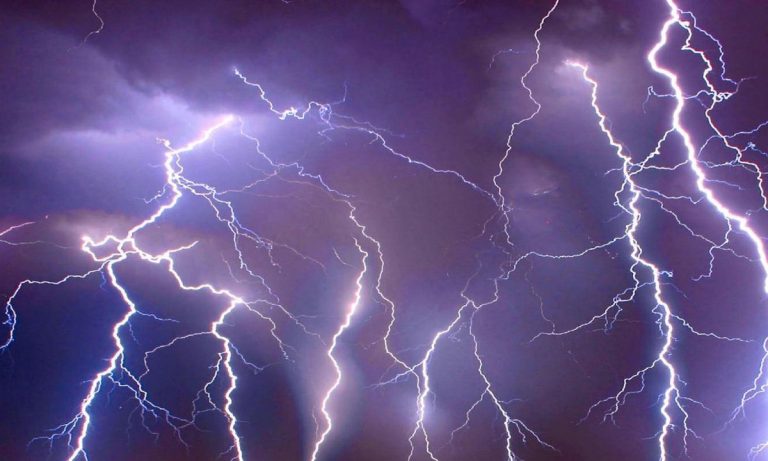 Violenta linea di temporali e grandine si sta per abbattere con venti furiosi al centro-nord. Zone colpite