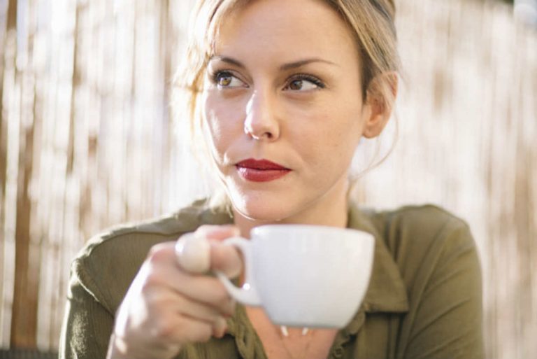 Caffè, cosa accade se ne bevi 25 tazze al giorno ? Ecco i risultati di una ricerca