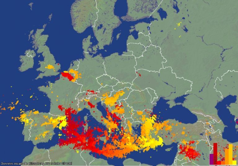 METEO – guardate quanti fulmini sul Mediterraneo nelle ultime 48 ore, peggioramento in arrivo in Italia
