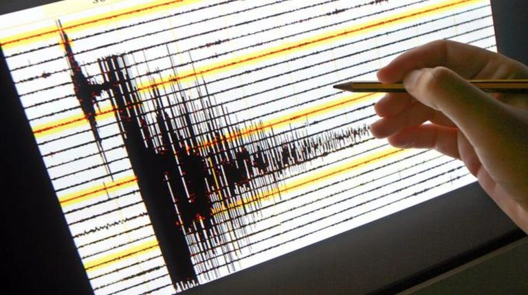 Terremoto, un’altra scossa superficiale avvertita nitidamente al Centro Italia poco fa. Dati ufficiali