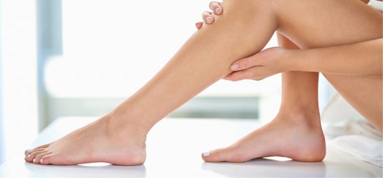Gambe gonfie in estate, quali sono i rimedi che danno sollievo: ecco i consigli del dottor Matteo Lino Ravini Gambe gonfie in estate, quali sono i rimedi che danno sollievo: ecco i consigli del dottor Matteo Lino Ravini
