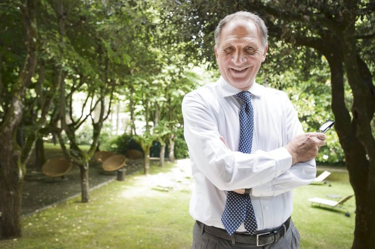 La dieta del professor Sorrentino per sgonfiare la pancia: ecco il menù completo