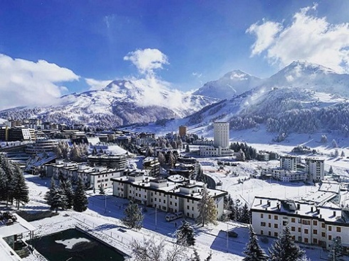 Nevicate abbondanti in arrivo sulle Alpi. Sestriere in foto di Dario Castelletti.