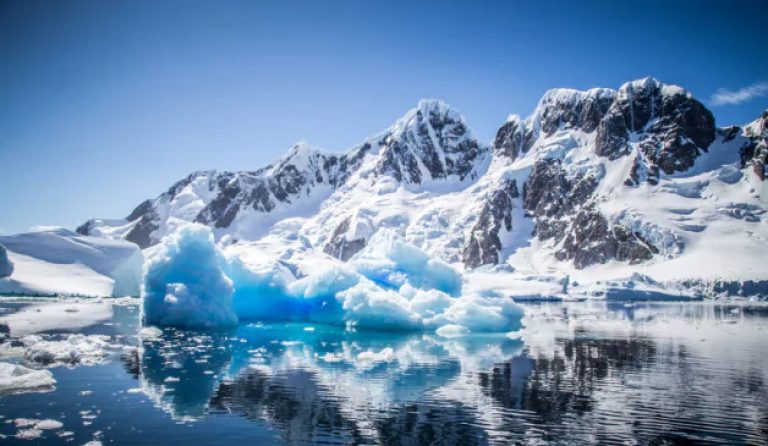 Antartide, più veloce lo scioglimento dei ghiacciai: gli studi degli scienzati