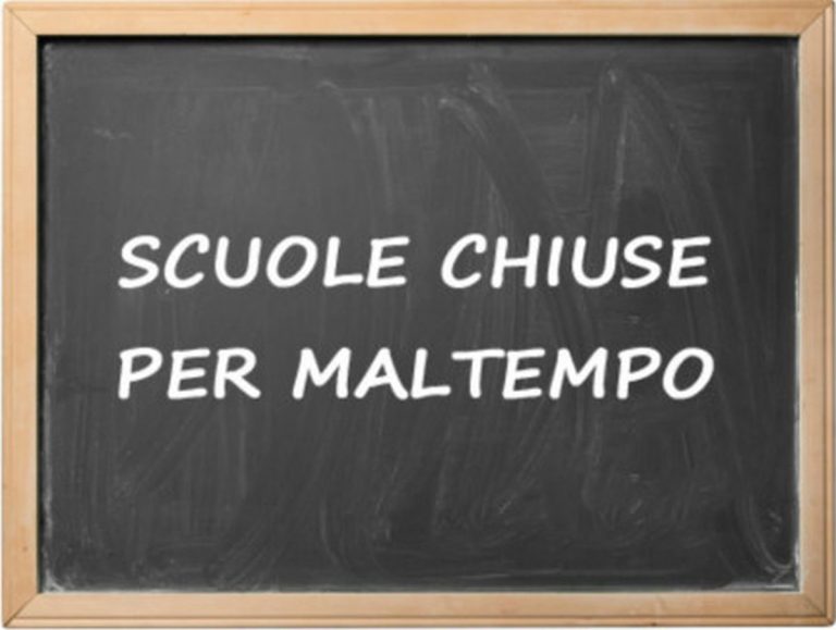 Violento maltempo sta colpendo l’Italia: annunciate scuole chiuse domani. La lista completa dei Comuni Violento maltempo sta colpendo l’Italia: annunciate scuole chiuse domani. La lista completa dei Comuni