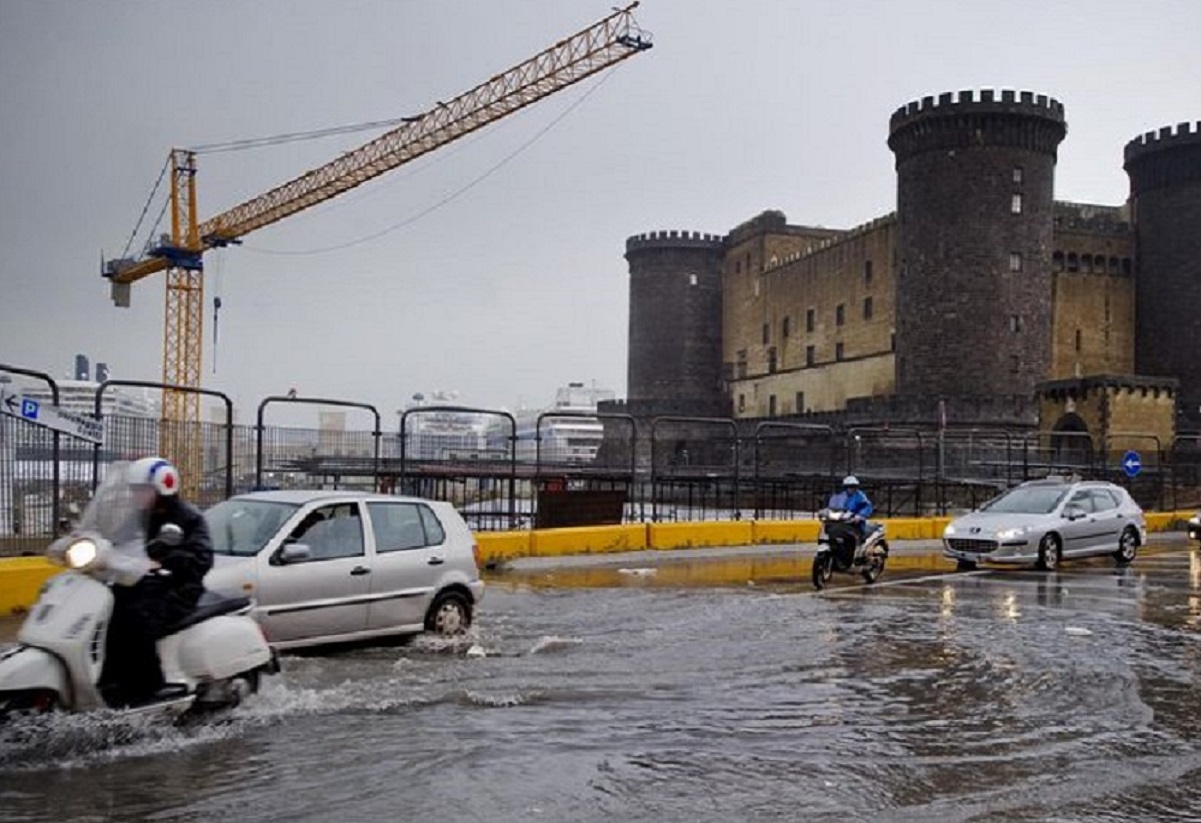 Possibili piogge e acquazzoni nelle prossime ore a Napoli, foto grandenapoli.it