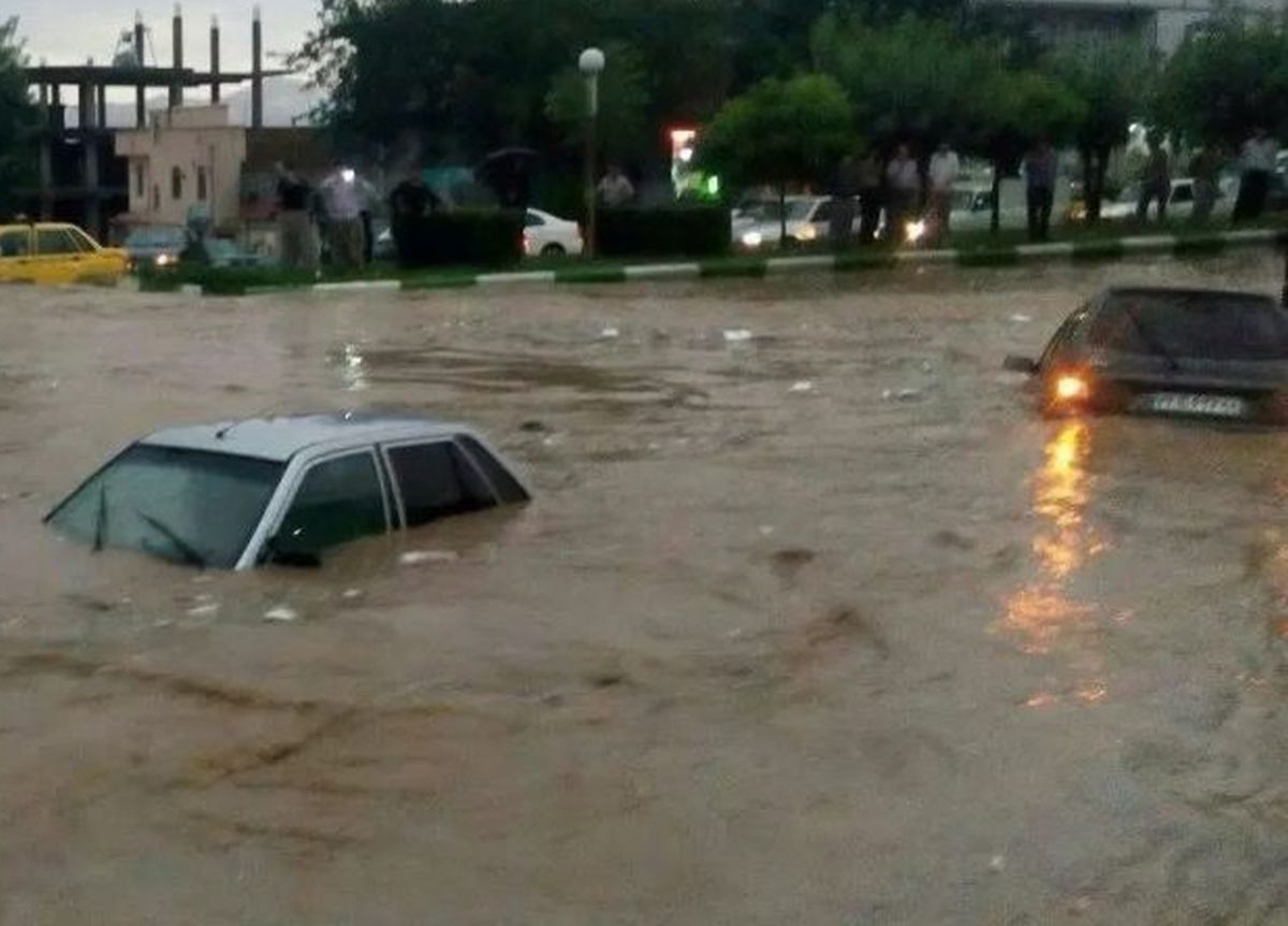 Inondazioni E Fiumi Di Fango Stanno Distruggendo Tutto: Abitazioni E ...