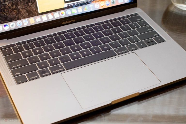 MacBook Pro, Apple presenta i nuovi portatili: migliora il processore, cambia la tastiera