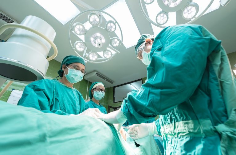 Infezioni ospedaliere, ogni anno 8.000 morti in Italia: è allarme