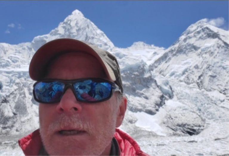 EVEREST un altro decesso: Perché cosi tanti indiani? Richards Rinuncia.