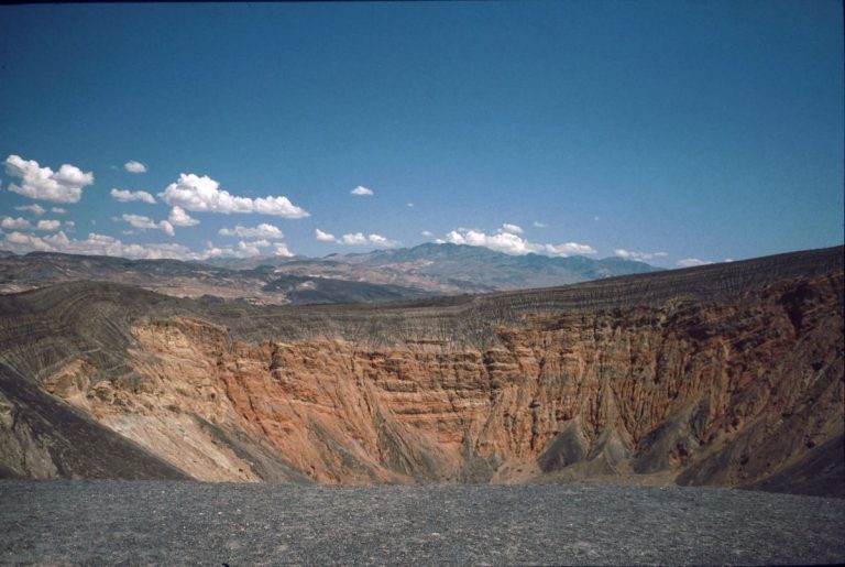 Scoperte delle montagne sotterranee di dimensioni record: ecco come e dove