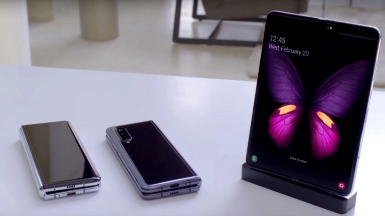 Galaxy Fold, Samsung lancia una nuova versione dello smartphone pieghevole