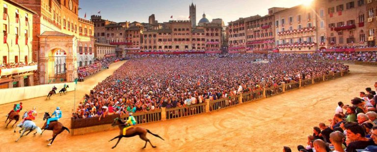 Palio di Siena 2019, martedì 2 luglio: previsioni meteo, orario tv, cavalli assegnati, pronostici e fantini Palio di Siena 2019, martedì 2 luglio: previsioni meteo, orario tv, cavalli assegnati, pronostici e fantini