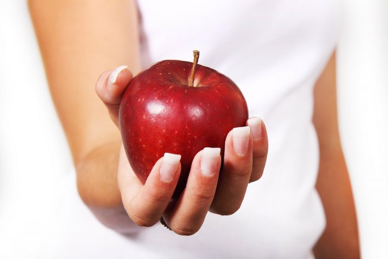 Dieta, i consigli per perdere peso velocemente su pancia e stomaco