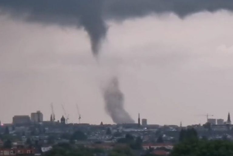 Raro tornado colpisce Amsterdam: momenti di panico e gravi danni. Il video in diretta