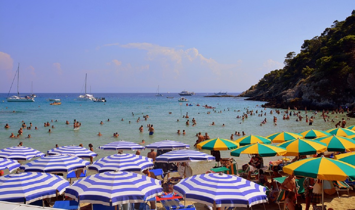 Frana In Spiaggia Al Nord Italia Scene Di Panico Ed