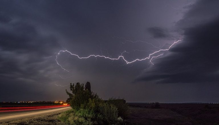 La Protezione Civile ha emesso la nuova previsione per la giornata di oggi: rovesci e temporali possibili su diverse città. Lista completa La Protezione Civile ha emesso la nuova previsione per la giornata di oggi: rovesci e temporali possibili su diverse città. Lista completa