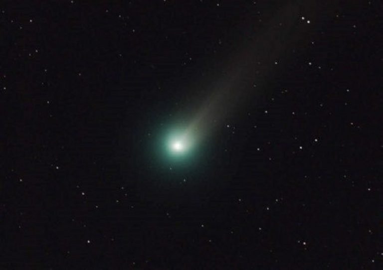 Enorme meteorite illumina la notte: intenso bagliore visibile per decine di chilometri – DIRETTA di quanto è accaduto negli Stati Uniti Enorme meteorite illumina la notte: intenso bagliore visibile per decine di chilometri – DIRETTA di quanto è accaduto negli Stati Uniti