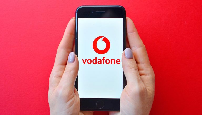 Offerte telefonia mobile, la nuova promo Vodafone per internet, minuti e sms: la Red Unlimited Smart