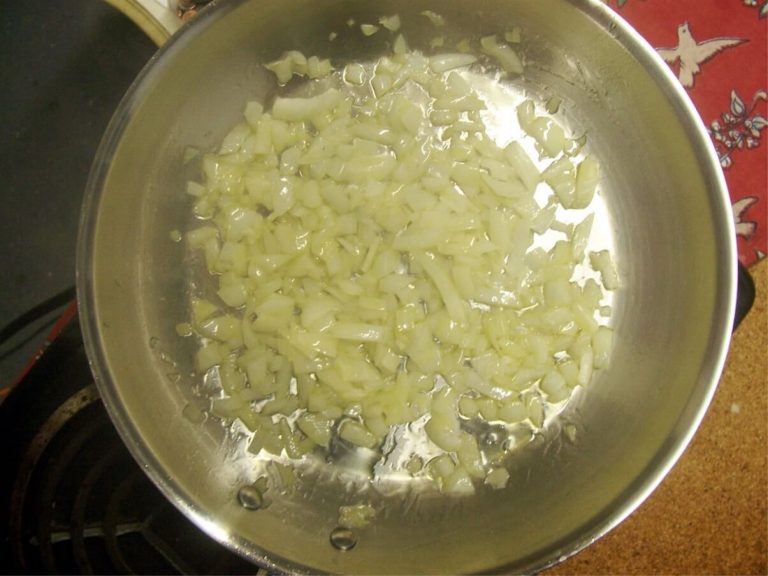 Il consumo di cipolla e aglio può ridurre il rischio di cancro al seno