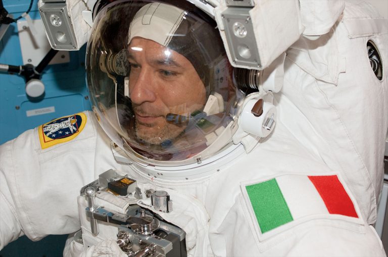 Luca Parmitano primo italiano al comando dell’ISS: cerimonia ufficiale ad ottobre Luca Parmitano primo italiano al comando dell’ISS: cerimonia ufficiale ad ottobre