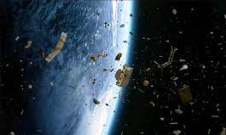 Escogitata una nuova tecnologia per schivare i detriti spaziali Escogitata una nuova tecnologia per schivare i detriti spaziali