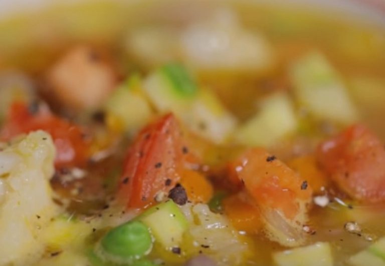 Dieta del minestrone, per perdere i chili di troppo in modo sano e nutriente Dieta del minestrone, per perdere i chili di troppo in modo sano e nutriente