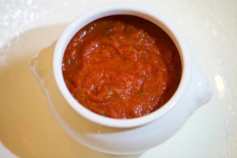 La passata di pomodoro combatte una temuta patologia: scopri di cosa si tratta La passata di pomodoro combatte una temuta patologia: scopri di cosa si tratta
