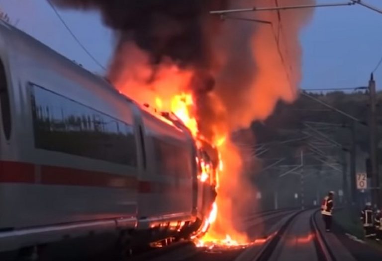 Il treno ha preso fuoco poco fa: evacuazione in corso dei passeggeri – FOTO di quanto è accaduto in Australia