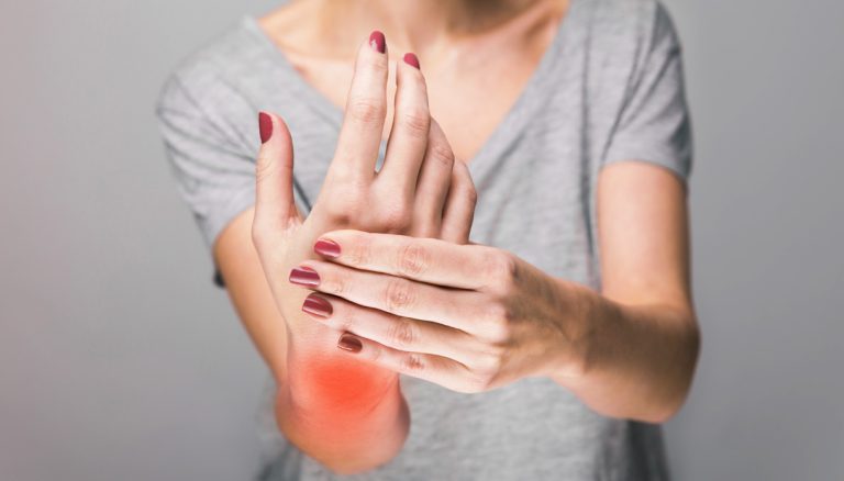 Trovato il farmaco che può impedire la comparsa dei sintomi in una grave forma di artrite