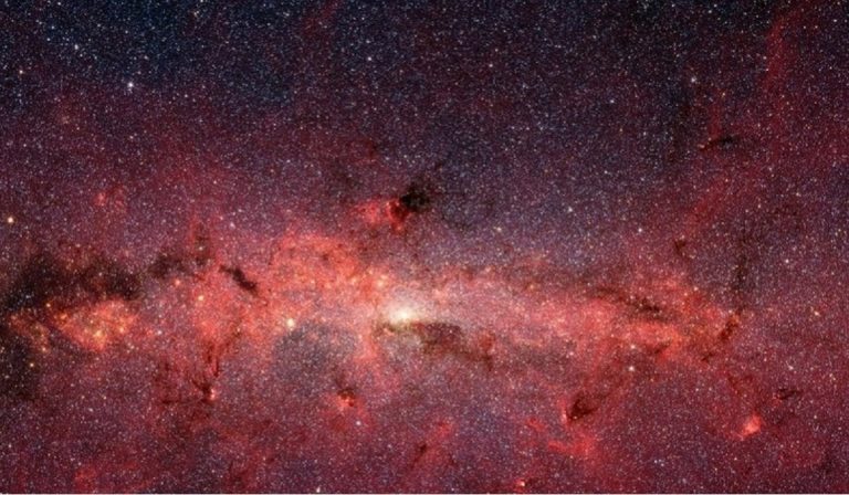 Scoperto un buco nero supermassiccio nella Via Lattea: le ipotesi allo studio