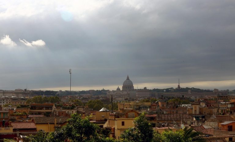METEO ROMA – La settimana inizia con il Maltempo sulla Capitale d’Italia, ecco le previsioni fino all’Immacolata