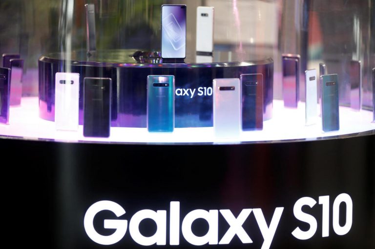 Galaxy S10 Lite, lancio imminente: i rumors sulle caratteristiche del nuovo smartphone Samsung
