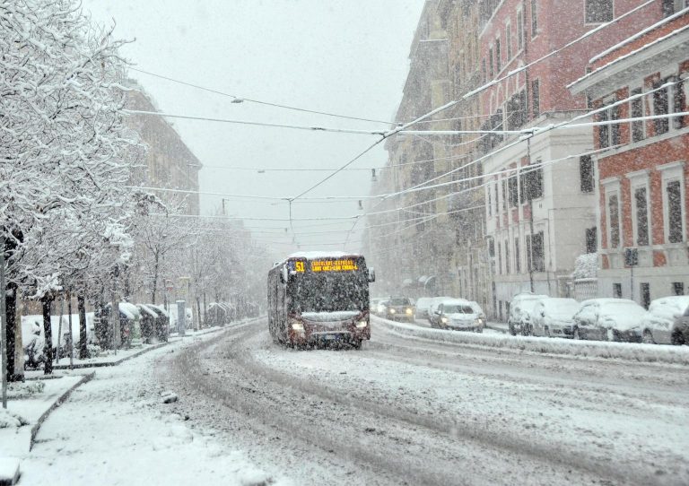 METEO – L’inverno ci riprova con freddo e neve anche verso l’ITALIA, vediamo dove e quando