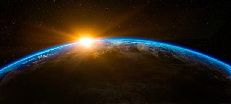 Rotazione terrestre, gli scienziati fanno una clamorosa scoperta: “Le giornate potrebbero durare più…” Rotazione terrestre, gli scienziati fanno una clamorosa scoperta: “Le giornate potrebbero durare più…”