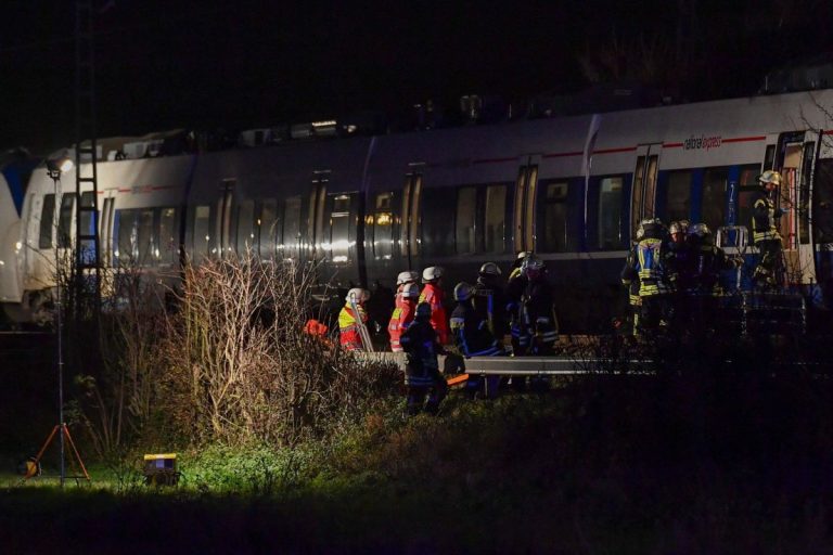 Treno merci travolge un’auto sui binari a Lugano: nessun ferito