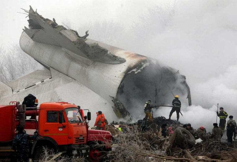 L’aereo si è schiantato sulla casa in Argentina: incidente incredibile – VIDEO