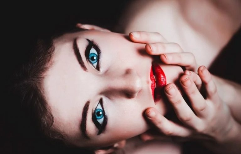 La menopausa, i sintomi e tutto quello che si deve sapere per affrontarla con serenità La menopausa, i sintomi e tutto quello che si deve sapere per affrontarla con serenità