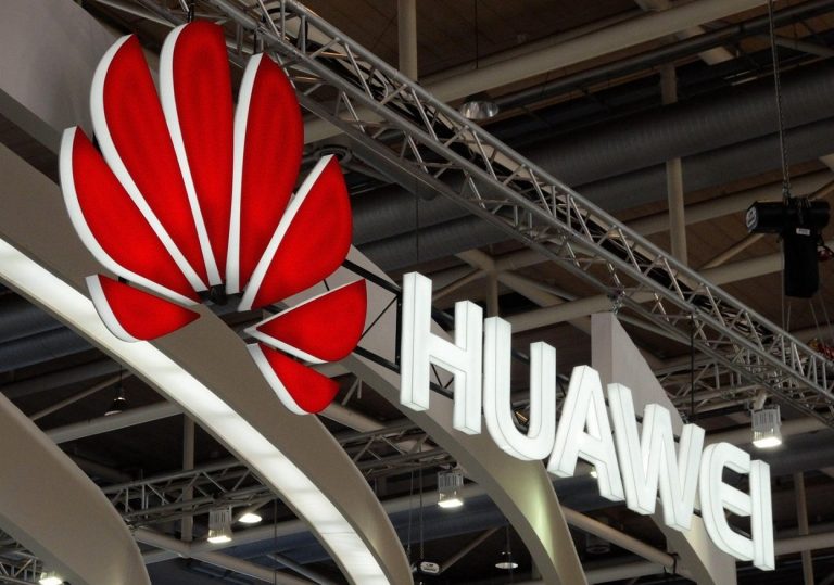 Huawei P40 e P40 Pro: nuovi rendering tra fotocamere e display