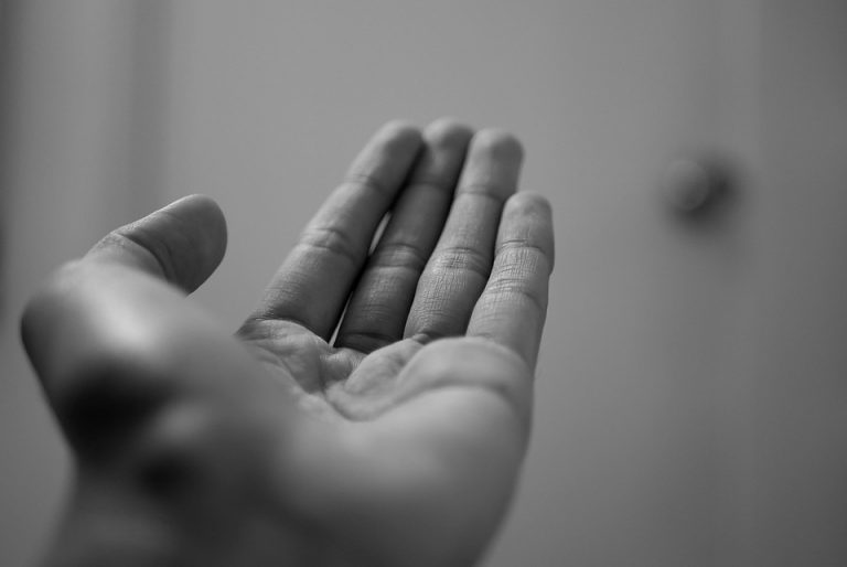 Fenomeno di Raynaud, il Dott. Serino spiega quali sono i segnali a cui prestare attenzione
